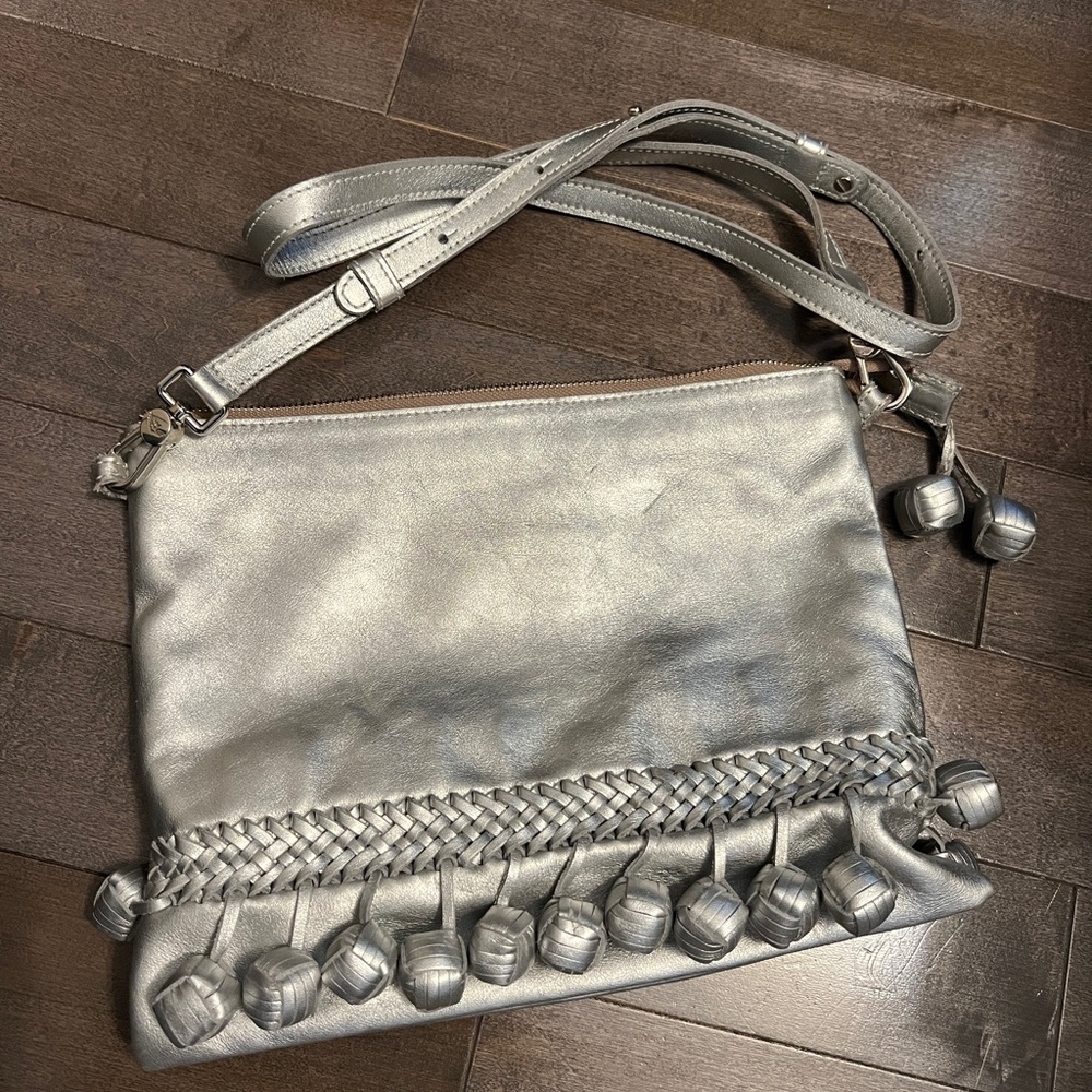 Consela Fiesta Crossbody/ Clutch - beautiful Silver leather